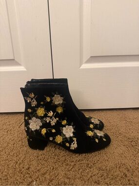 Top Shop Floral Velvet Boots